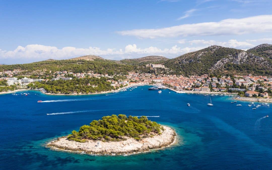Hvar izvan glavne sezone: mir, priroda i autentičan doživljaj